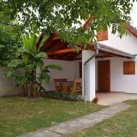 Apartment Balatonbereny 8 Екстер'єр фото