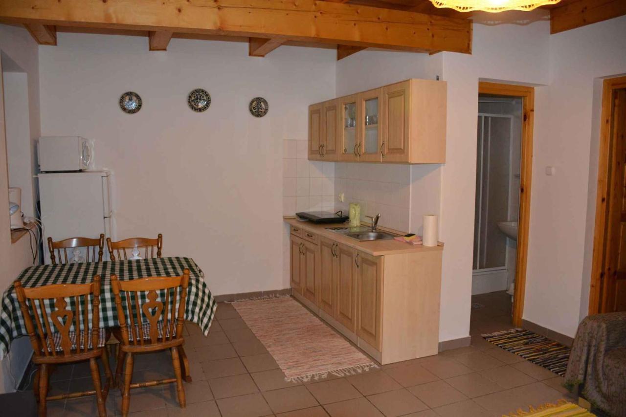 Apartment Balatonbereny 8 Екстер'єр фото